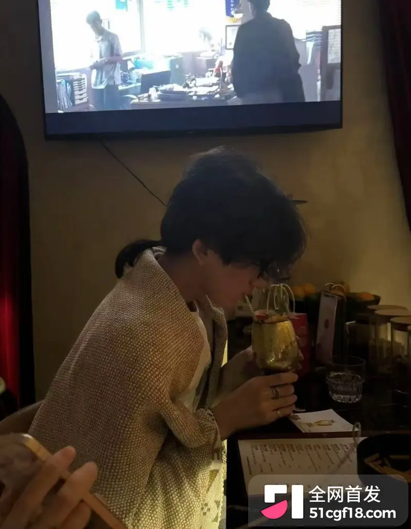 抖音网红 齐神 谎称分手实则无缝衔接 引导粉丝网暴 爱妻人竟然是她自己立的! 图14