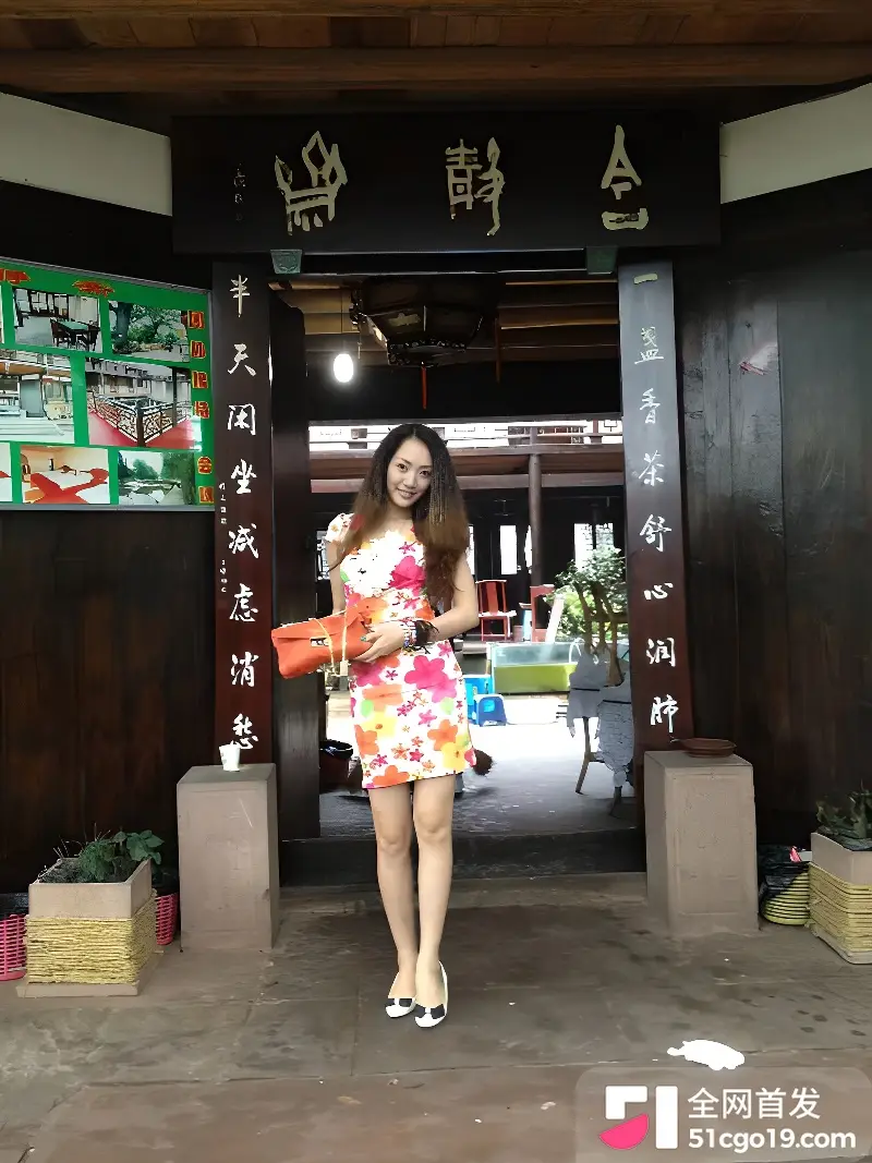 极品少妇私拍泄密 骚穴被假屌插入不断娇喘 反差强烈完全把自己当母狗使用！