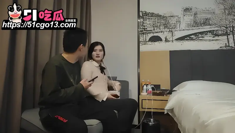 步宾探花酒店约操大奶妹 沙发上揉奶口交后入打桩抽插 操到妹子多次高潮 直呼受不了！