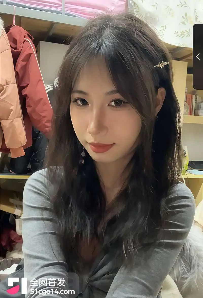 阜新大二学生妹 露脸性爱私拍 含屌颜射穿白丝扛操 骑乘后入被操的娇态百出