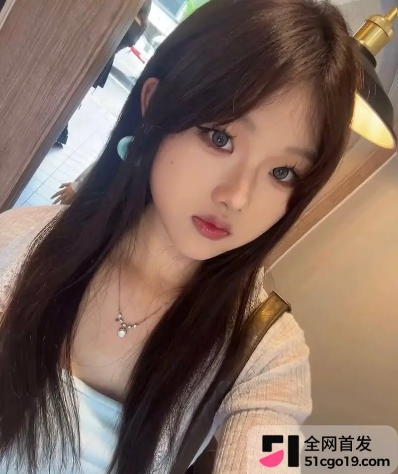 推特大神约炮甜美女大学生 Daisy 恋爱两个月终于拿下 蒙眼挨操的样子骚爆了！