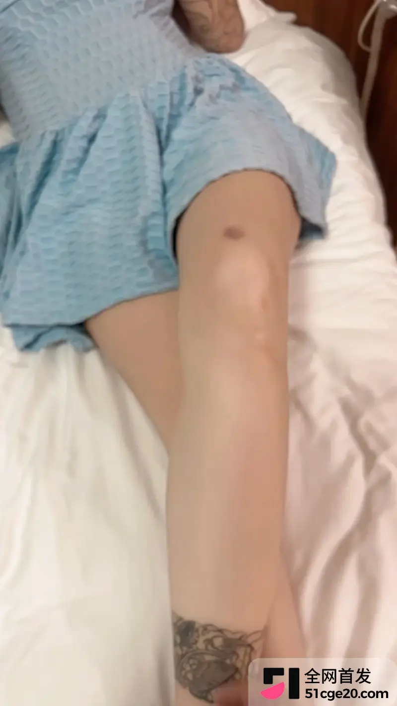 51原创乱伦姐弟情 酒吧偶遇长发舞蹈艺术生 胸口花纹身勾人 主动跪服后迎合抽插！