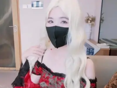 香蕉秀xjx843爱穿丝袜的小妈被操得淫叫连连
