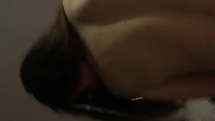 不知天地为何物极品美少妇车内与男友边走边调情后排车震黑丝美腿满分大胸A new