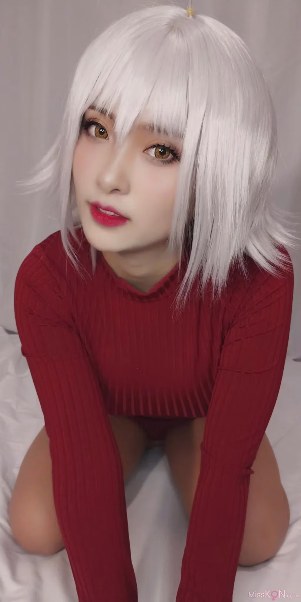 Coser@洛璃LoLiSAMA: 黑贞德 红色毛衣 10