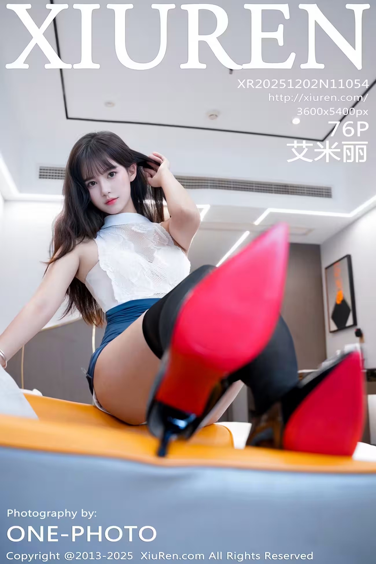 【XIUREN秀人網】2025.12.02 Vol.11054 艾米麗 完整版無水印寫真【76P】