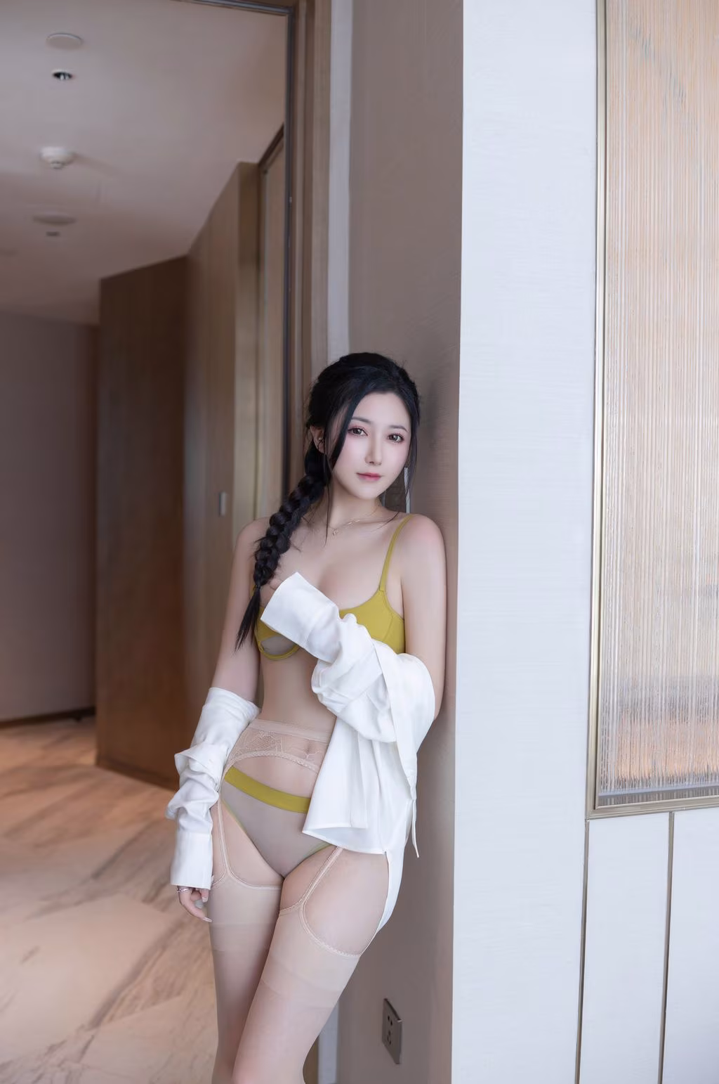 [内购无水印] 鱼子酱Fish: 秀人网模特 纯欲黄色丝袜 13