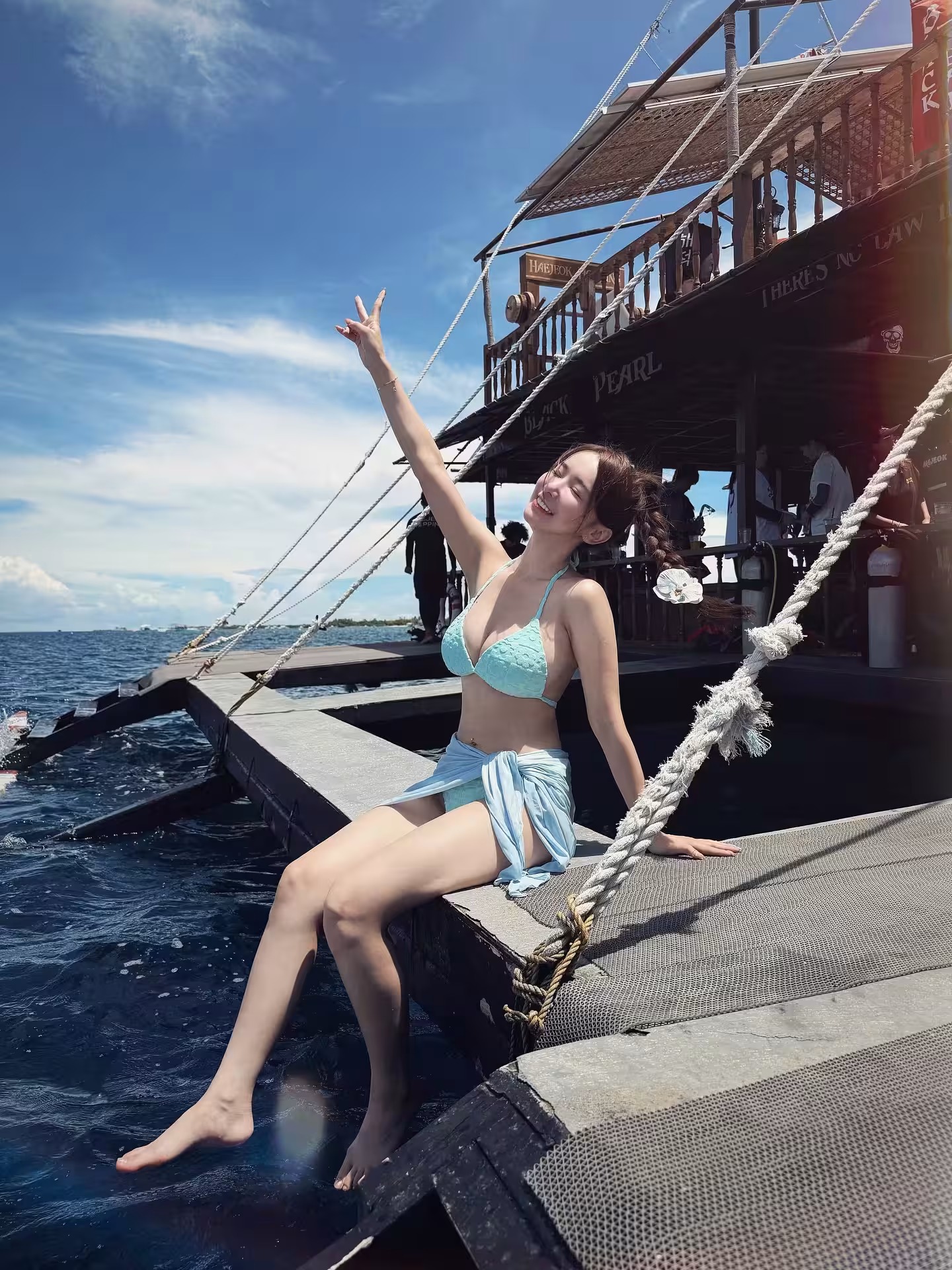 海邊熱浪來襲！kimi_0531展現白皙肌膚與比基尼的青春誘惑 (13P)