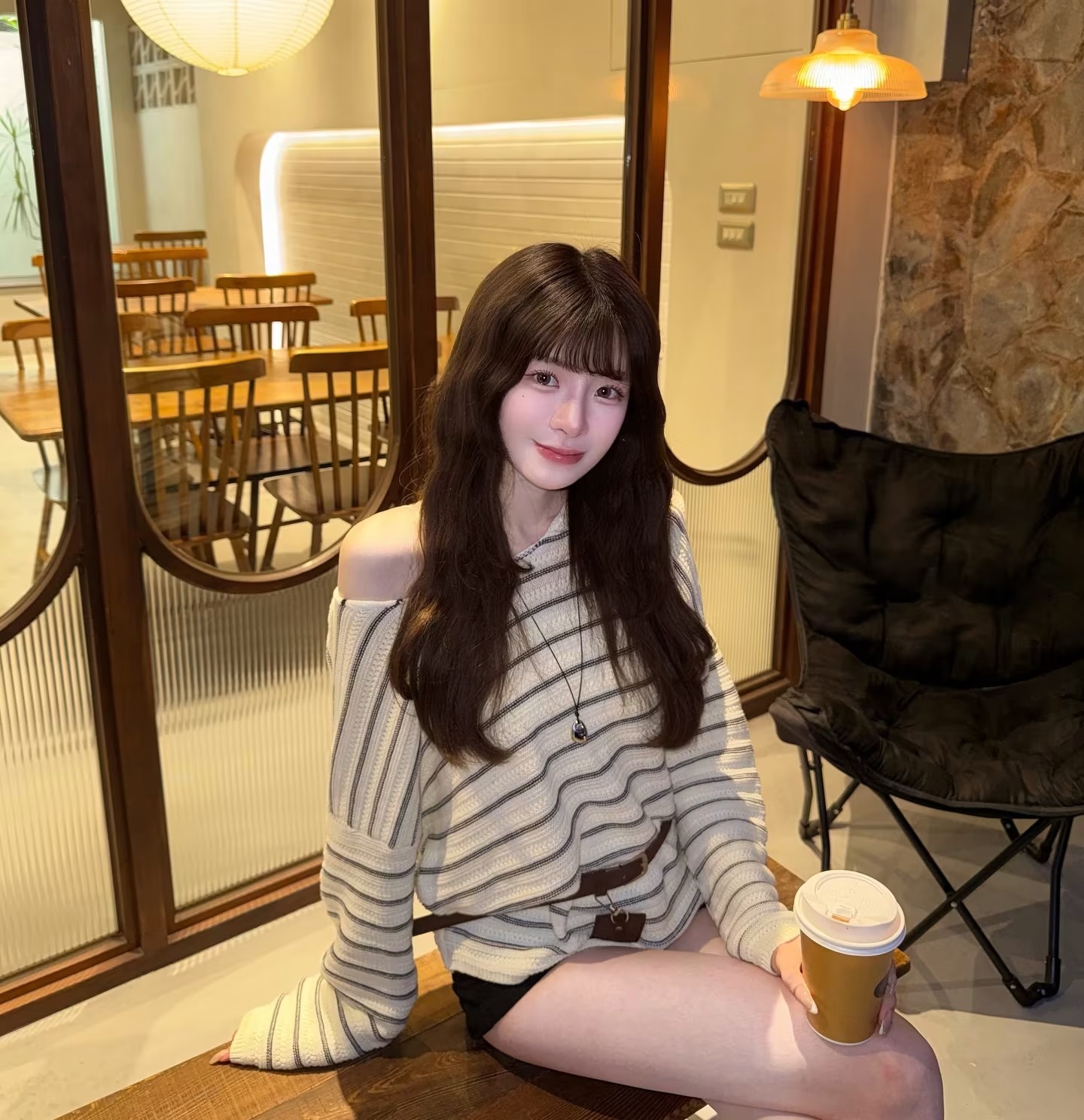 戶外熱浪來襲！97.yan_ 絕美甜心、雪白肌、俏麗可人 火辣指數爆棚 (15P)